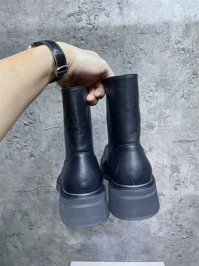 Ba*len*cia*ga boot