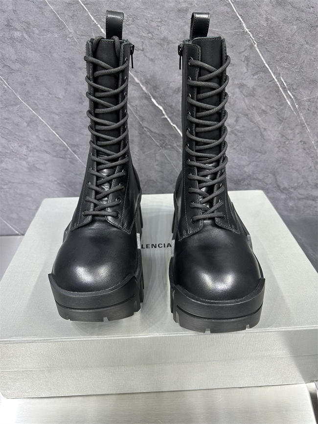 Ba*len*cia*ga boot