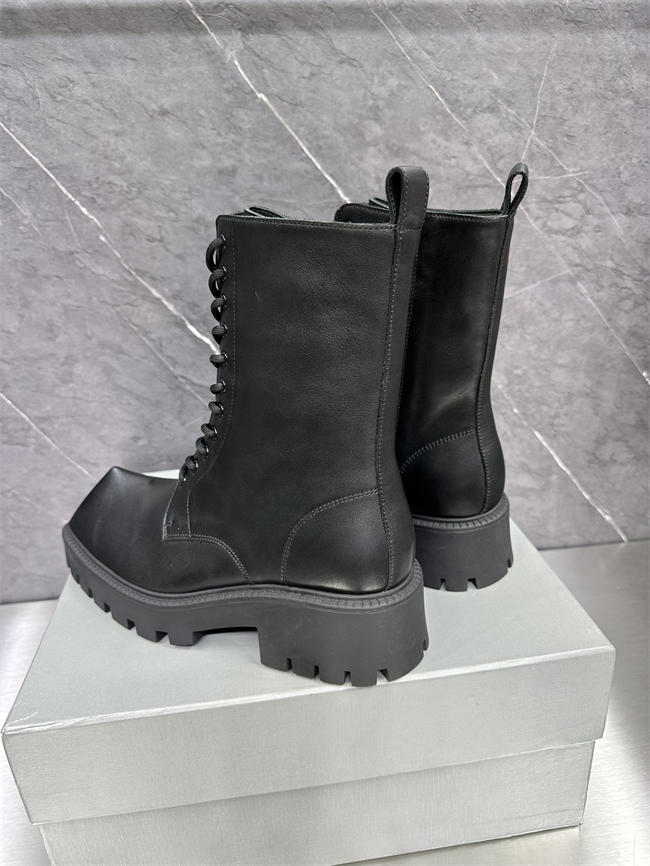 Ba*len*cia*ga boot