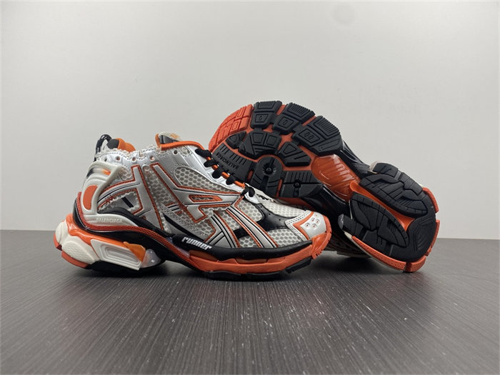 BLCG Runner Orange  677402 W3RB7 9051