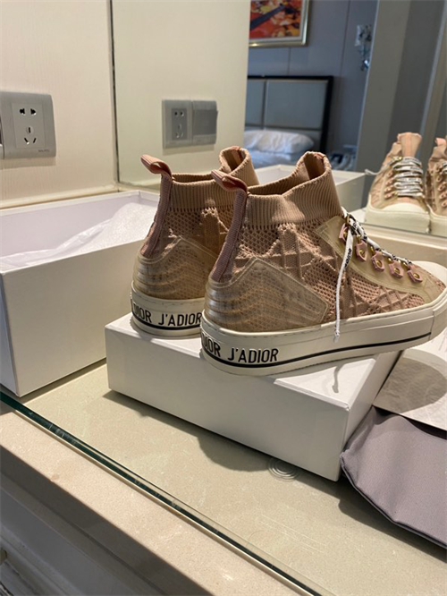 DR Sneaker