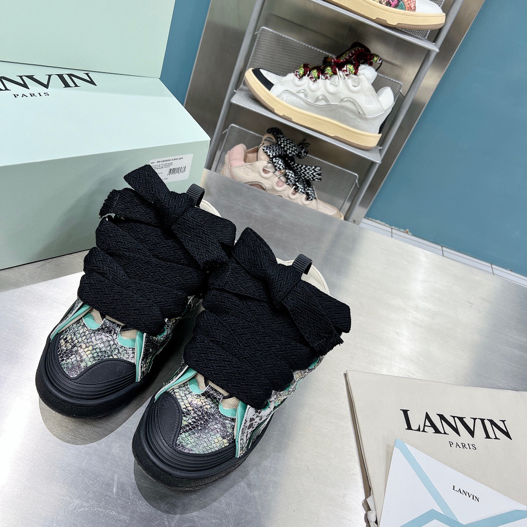 Lanvon Leather Curb 2