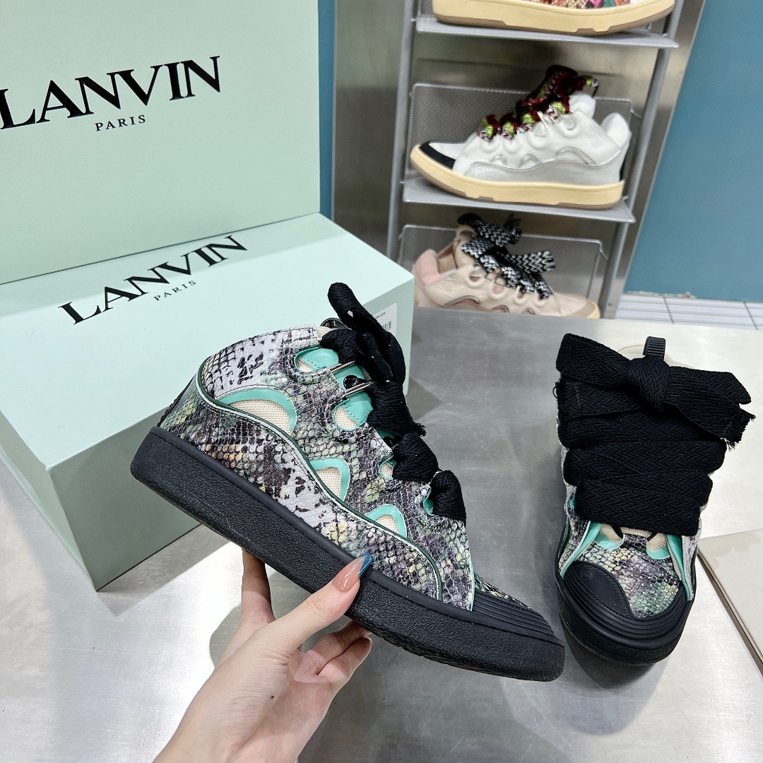 Lanvon Leather Curb 2