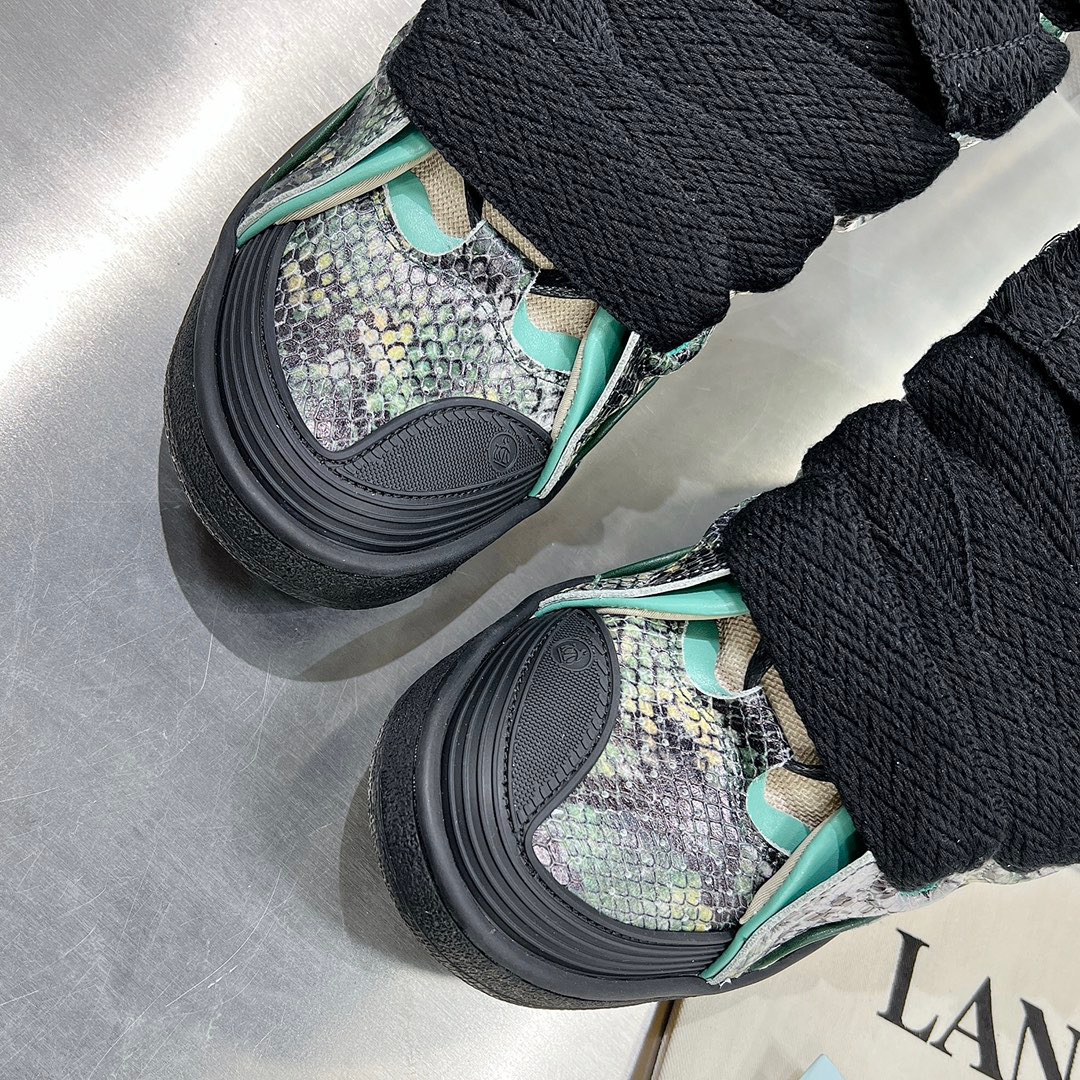 Lanvon Leather Curb 2