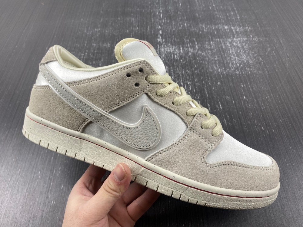 Nike SB Dunk Low Premium “Valentine’s Day FZ5654-100