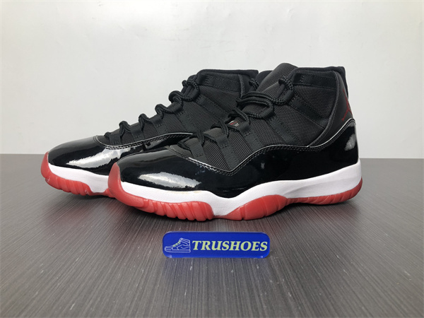 Jordan 11 Retro Playoffs Bred  378038-061.