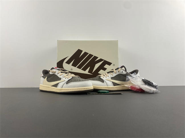 Travis Scott x Air Jordan 1 OG Low PS