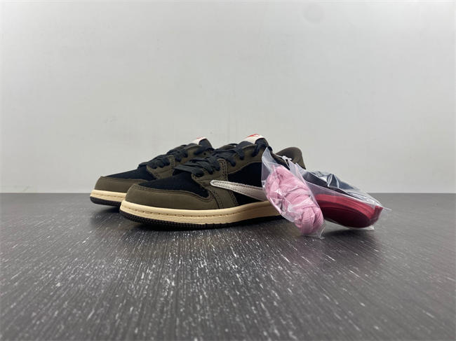 TRAVIS SCOTT X AIR JORDAN 1 LOW ''MOCHA''